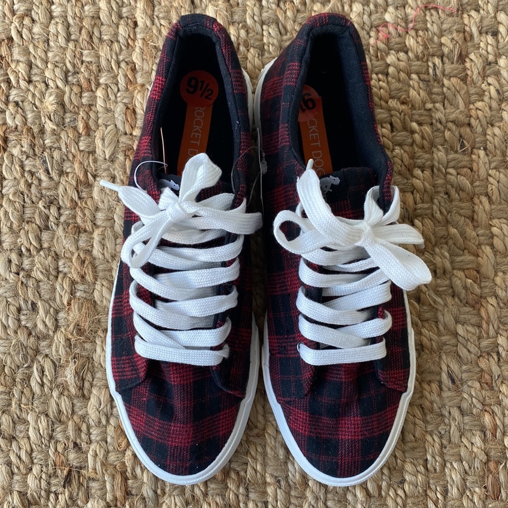 Rocket Dog Memory Foam Sneakers